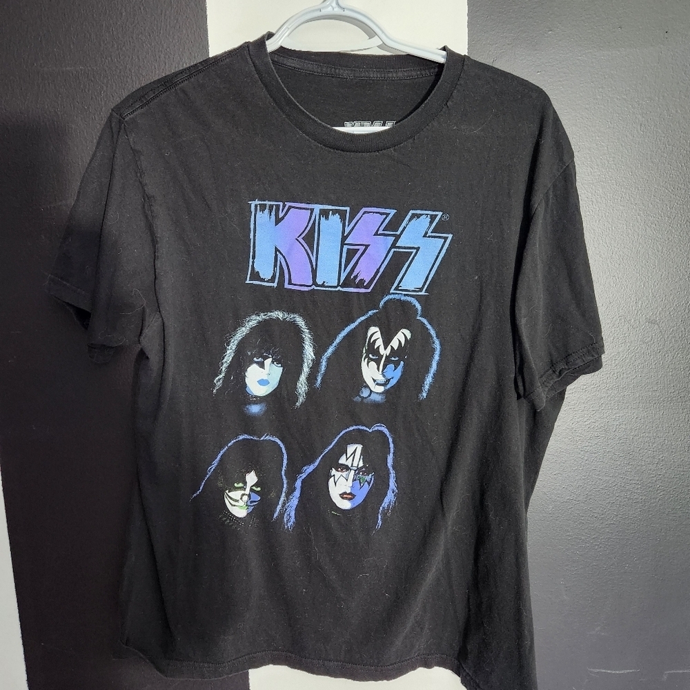 Kiss Graphic Band Tee